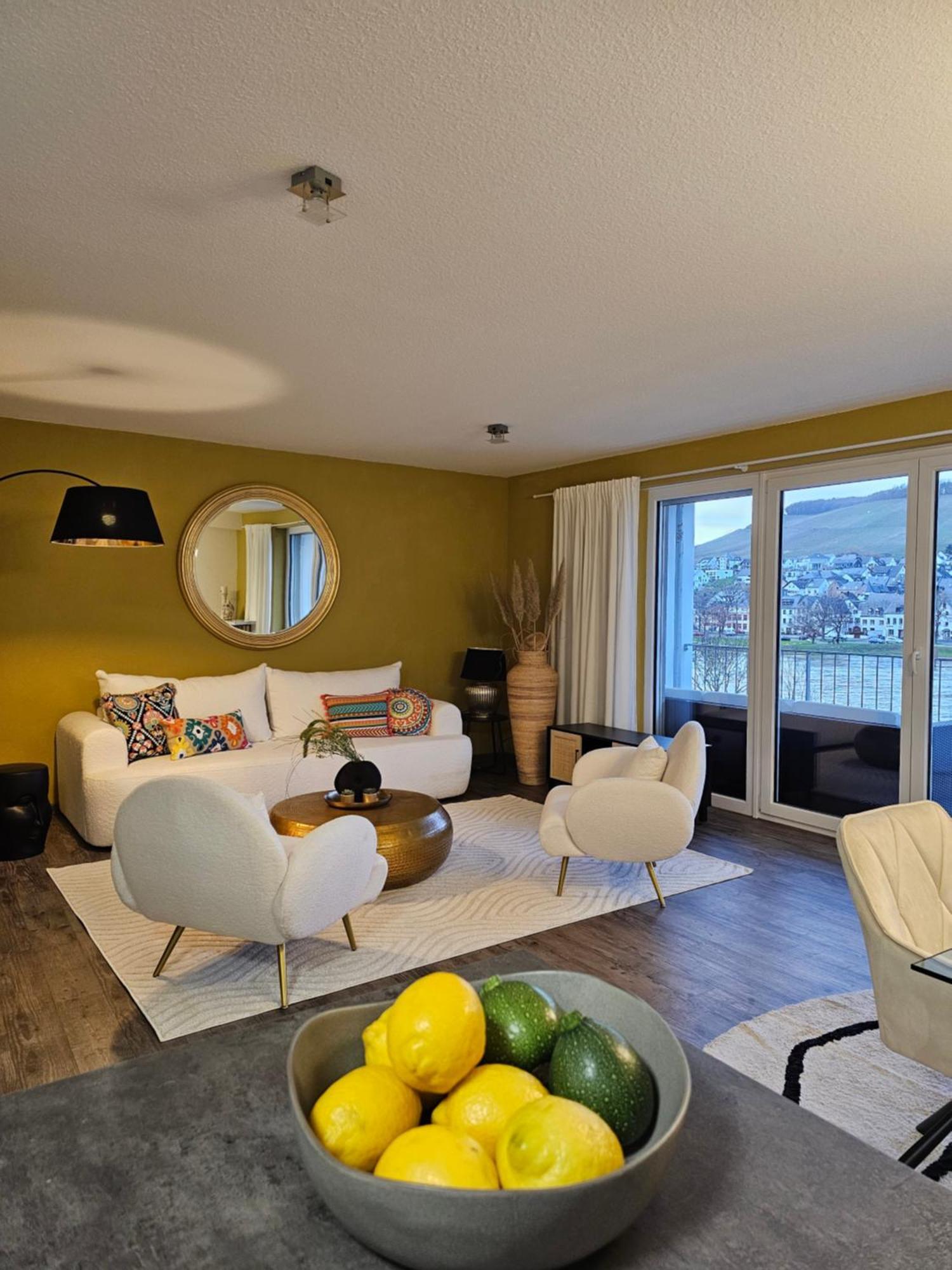 Apartment Deluxe 3-rooms River View, *
