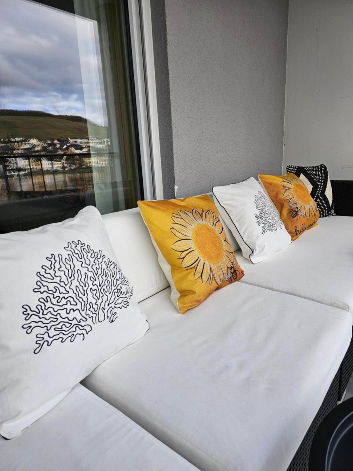 Deluxe 3-rooms River View, Apartment