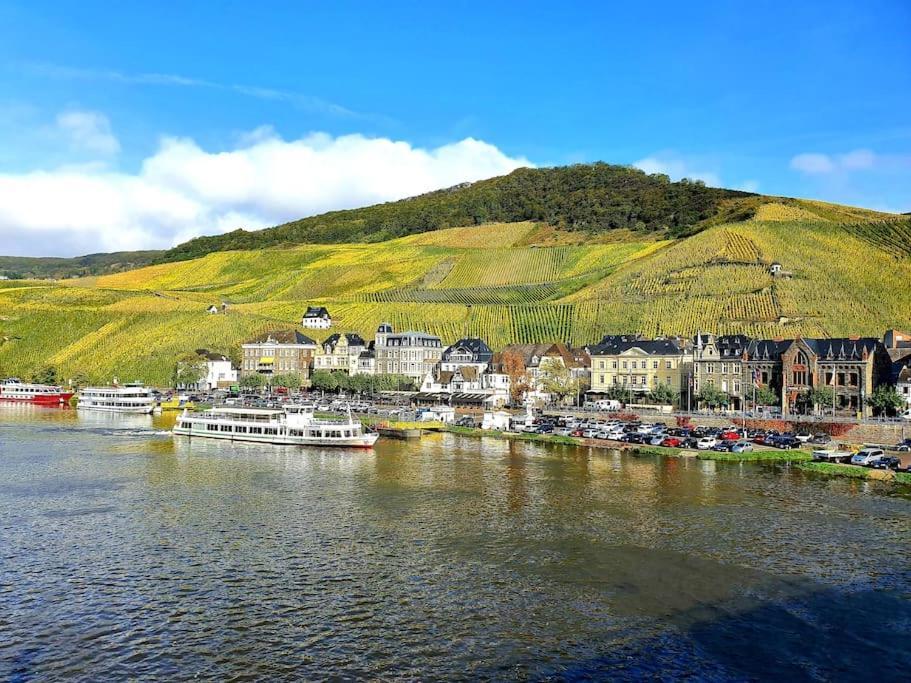 Deluxe 3-rooms River View,