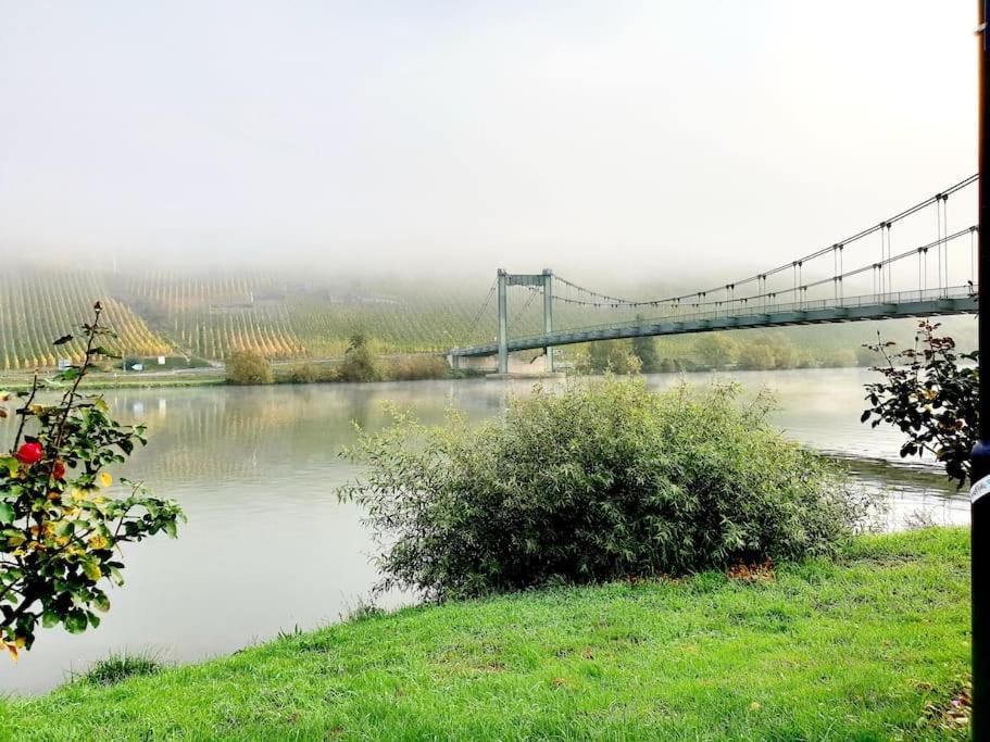 Apartment Deluxe 3-rooms River View,
